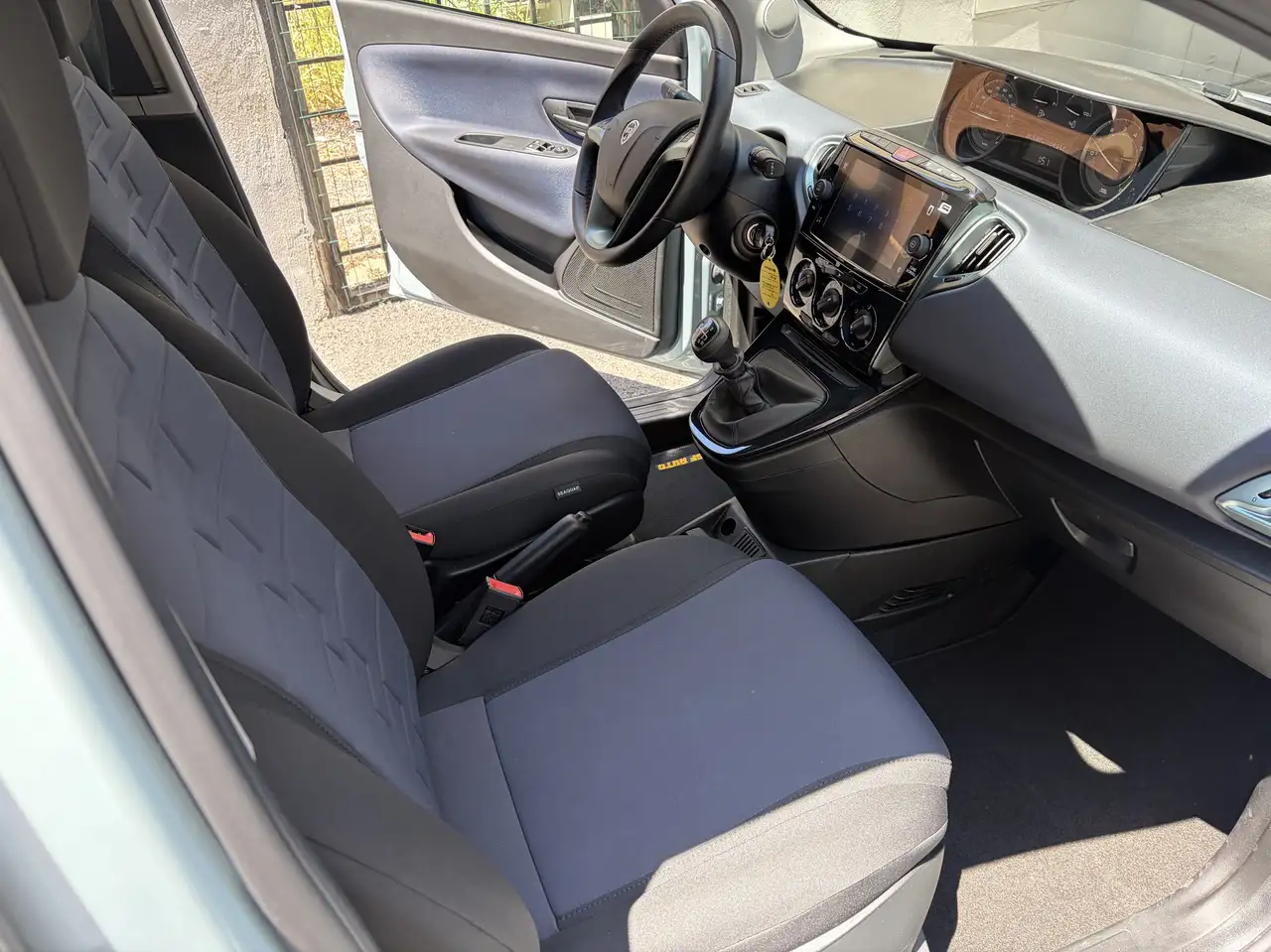 Lancia Ypsilon 2024 — фото 11