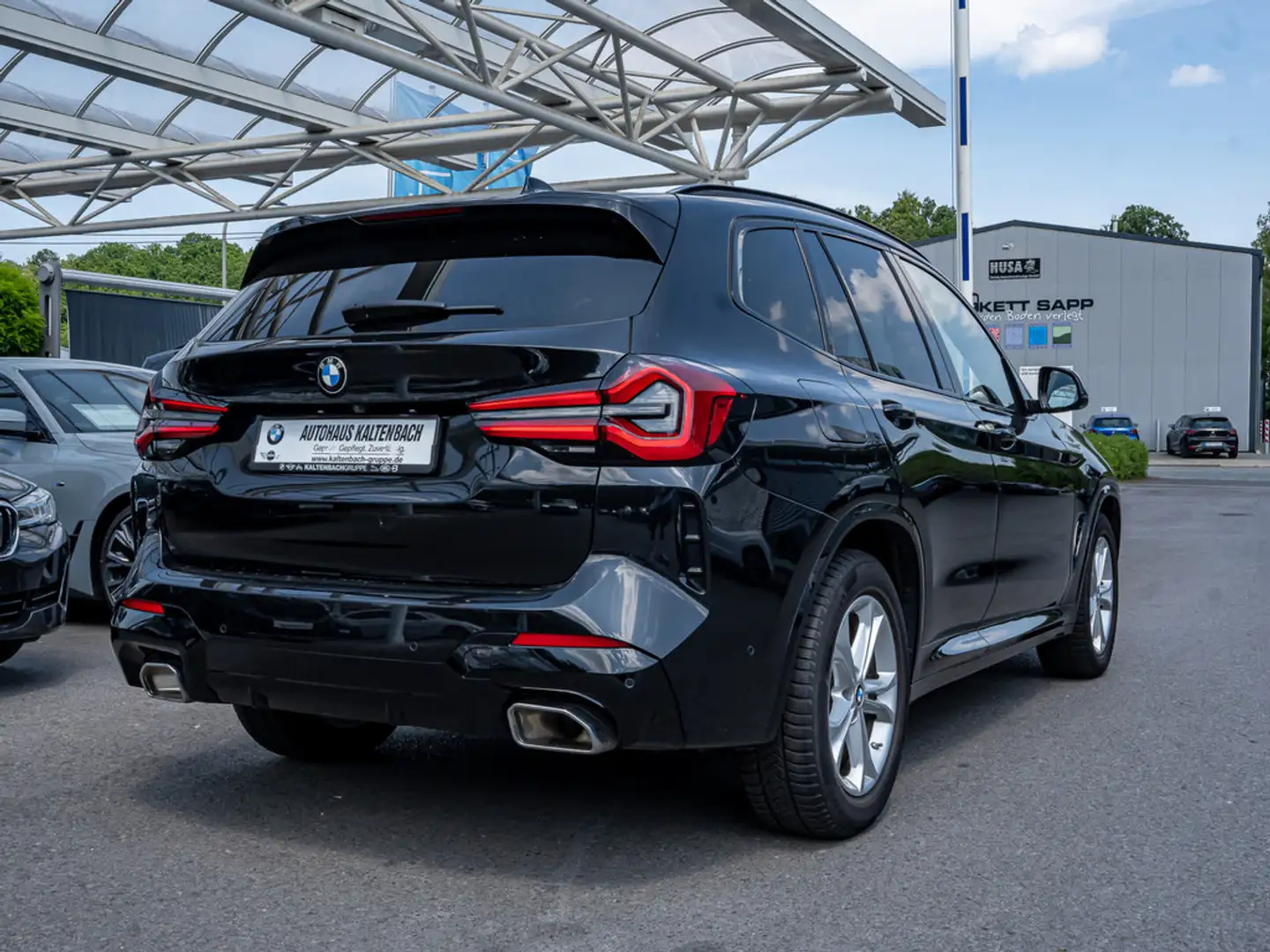 BMW X3 xDrive20d M-Sport FACEL. PANO LED W-LAN Zwart - 2