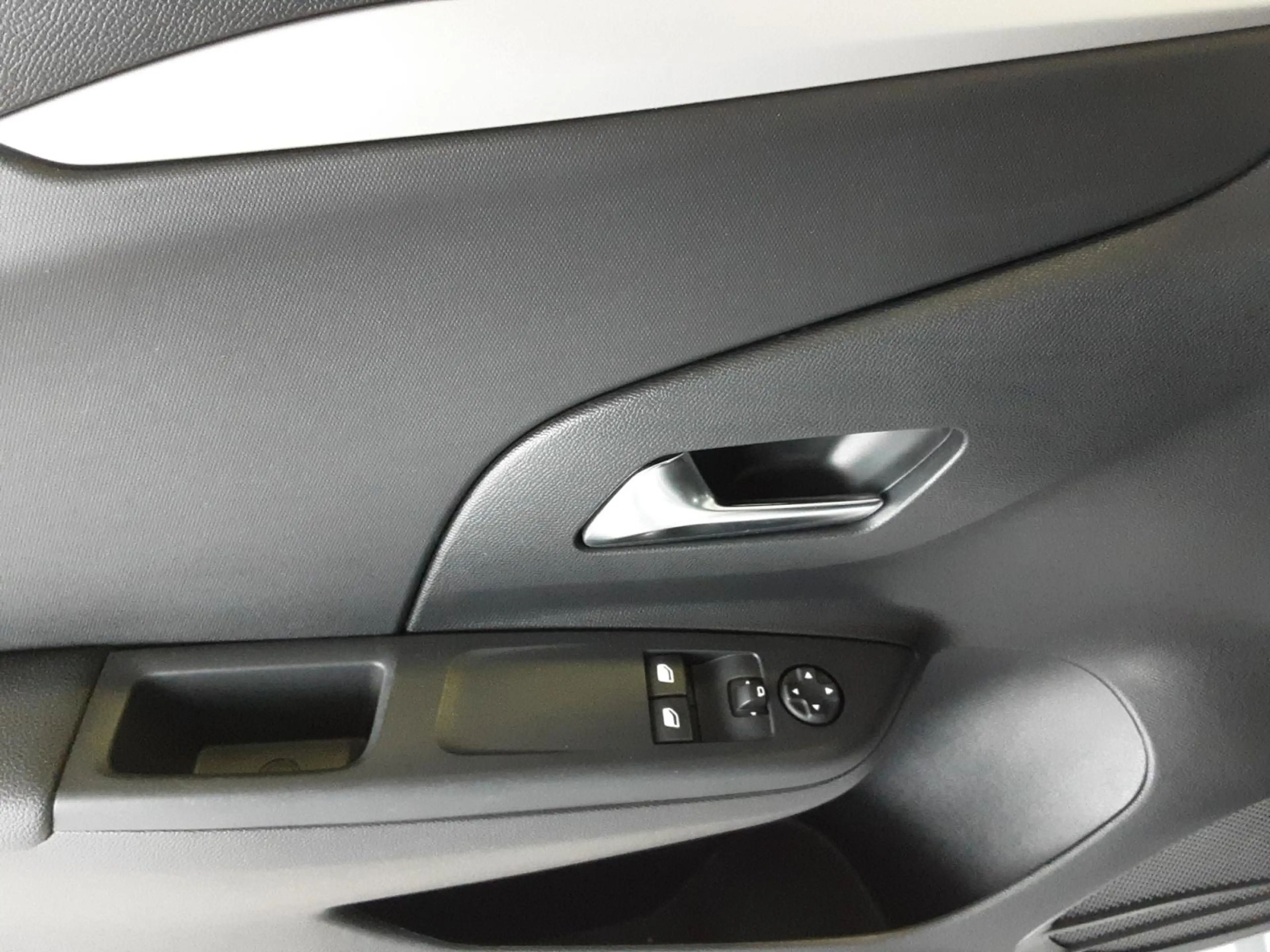 Opel Corsa Edition Metallic — photo 10