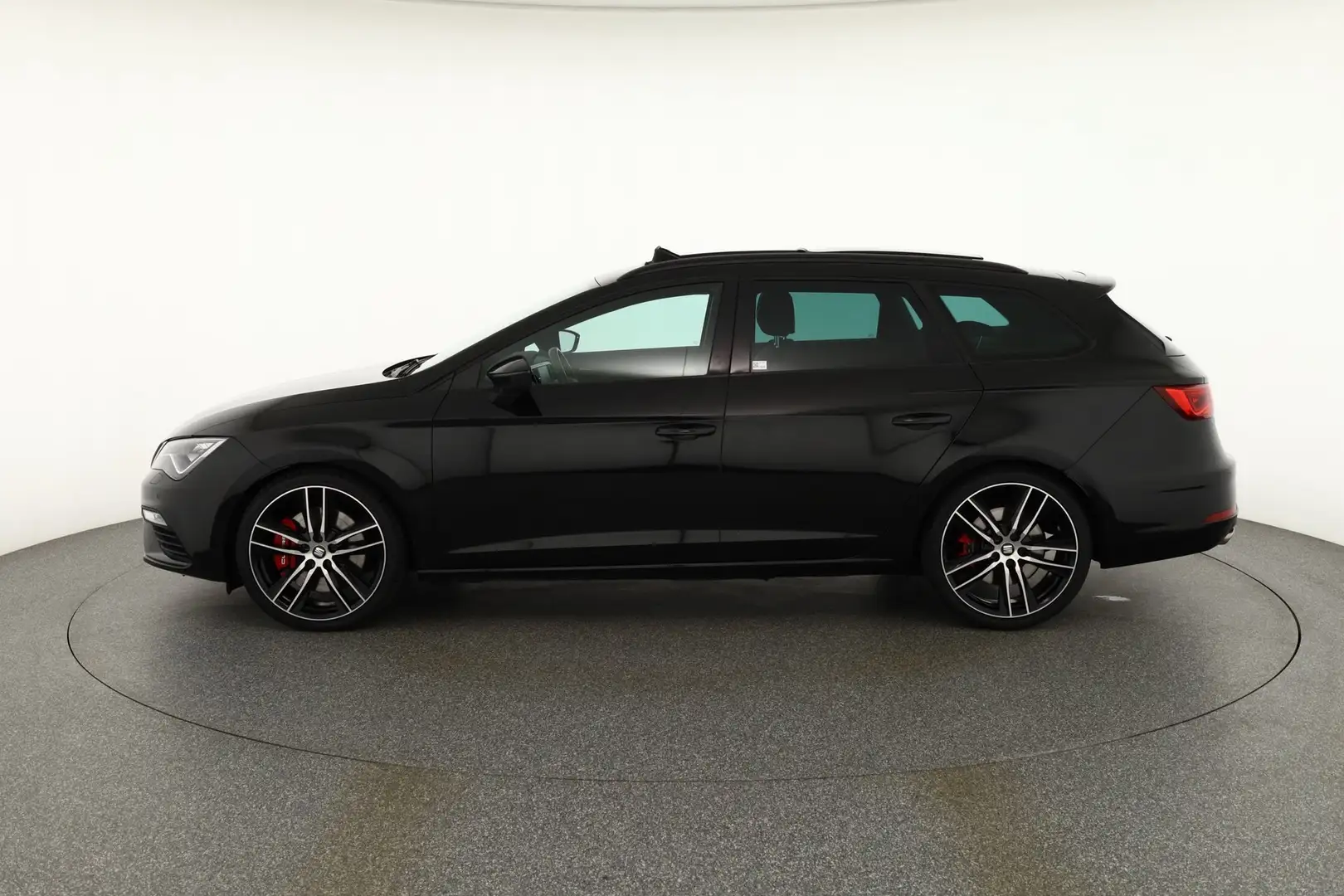 SEAT Leon ST 2.0 TSI DSG Cupra 300 4Drive Panorama Noir - 2
