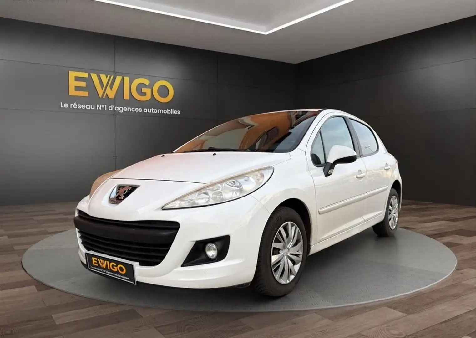 Peugeot 207 207%2B 1.4 73 cv 54 kw essence distri ok garantie 6 mois Blanc - 1