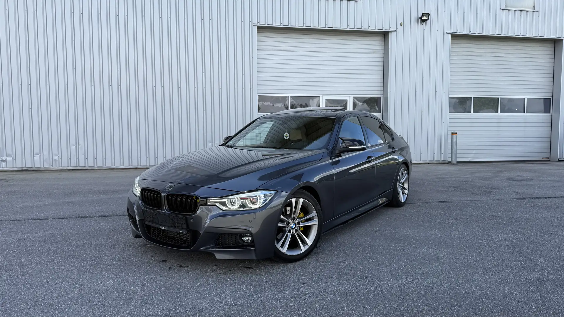 BMW 328 328i Aut. Grau - 1