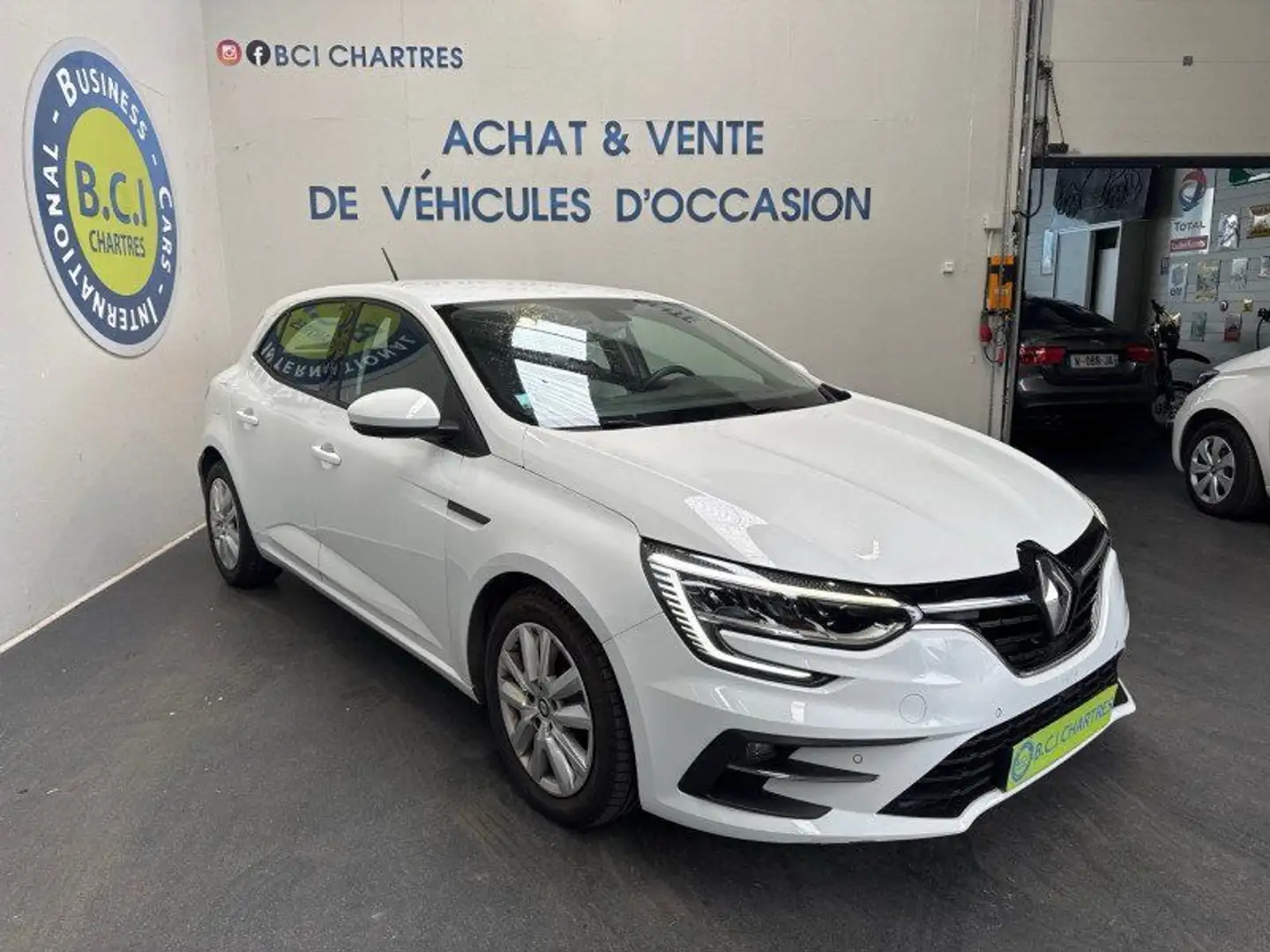 Renault Megane IV STE 1.5 BLUE DCI 115CH AIR NAV Blanc - 2