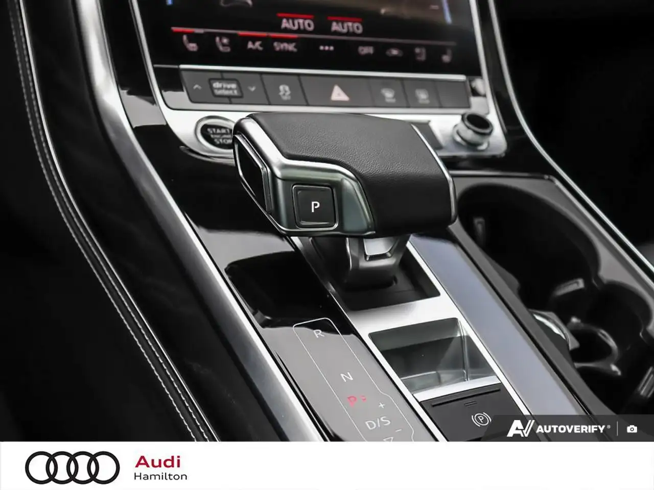 Audi Q8 снимка Audi Q8
