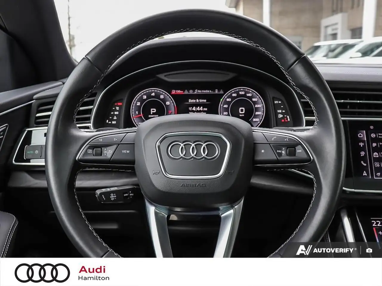 Audi Q8 снимка Audi Q8