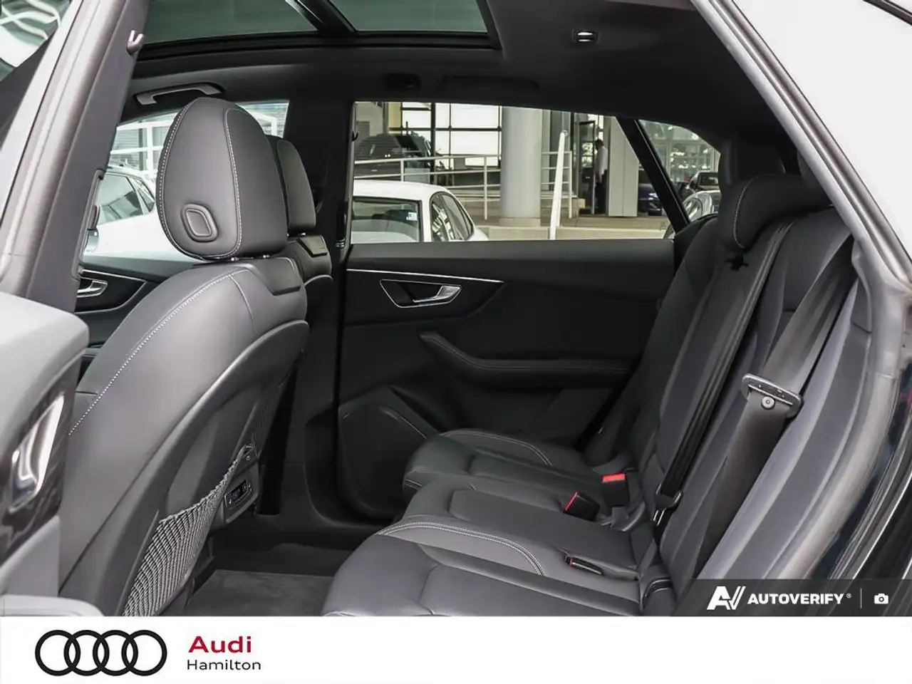 Audi Q8 снимка Audi Q8