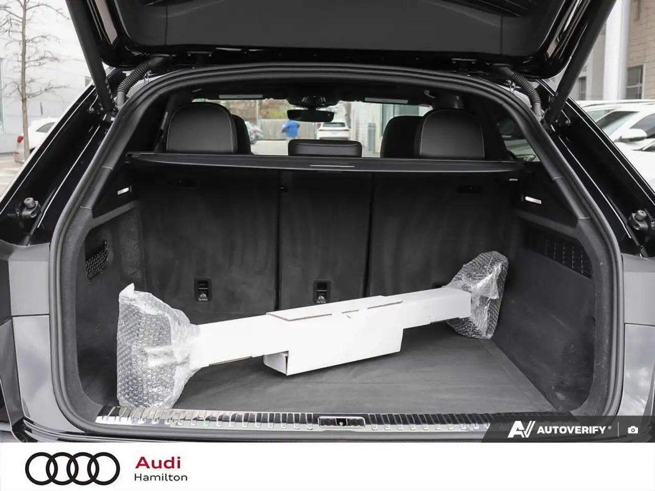 Audi Q8 снимка Audi Q8