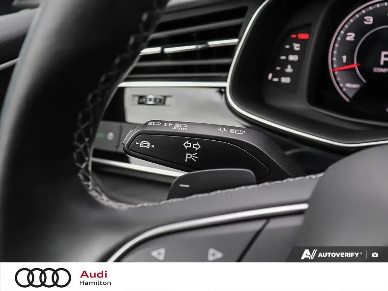 Audi Q8 снимка Audi Q8