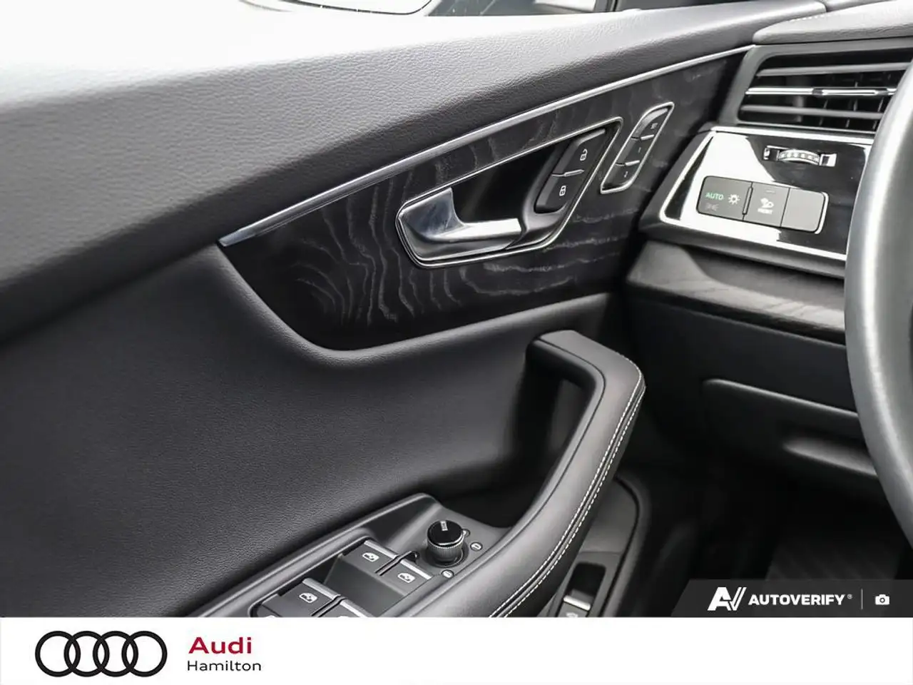 Audi Q8 снимка Audi Q8