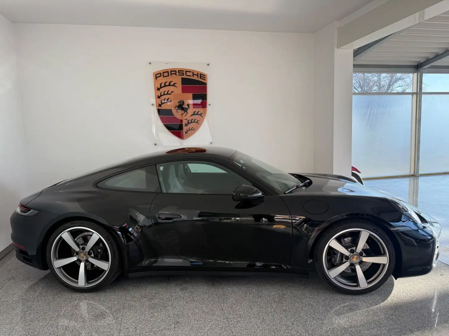 Porsche 992 Coupé- Approved - Vollleder- 21 Zoll Schwarz - 2