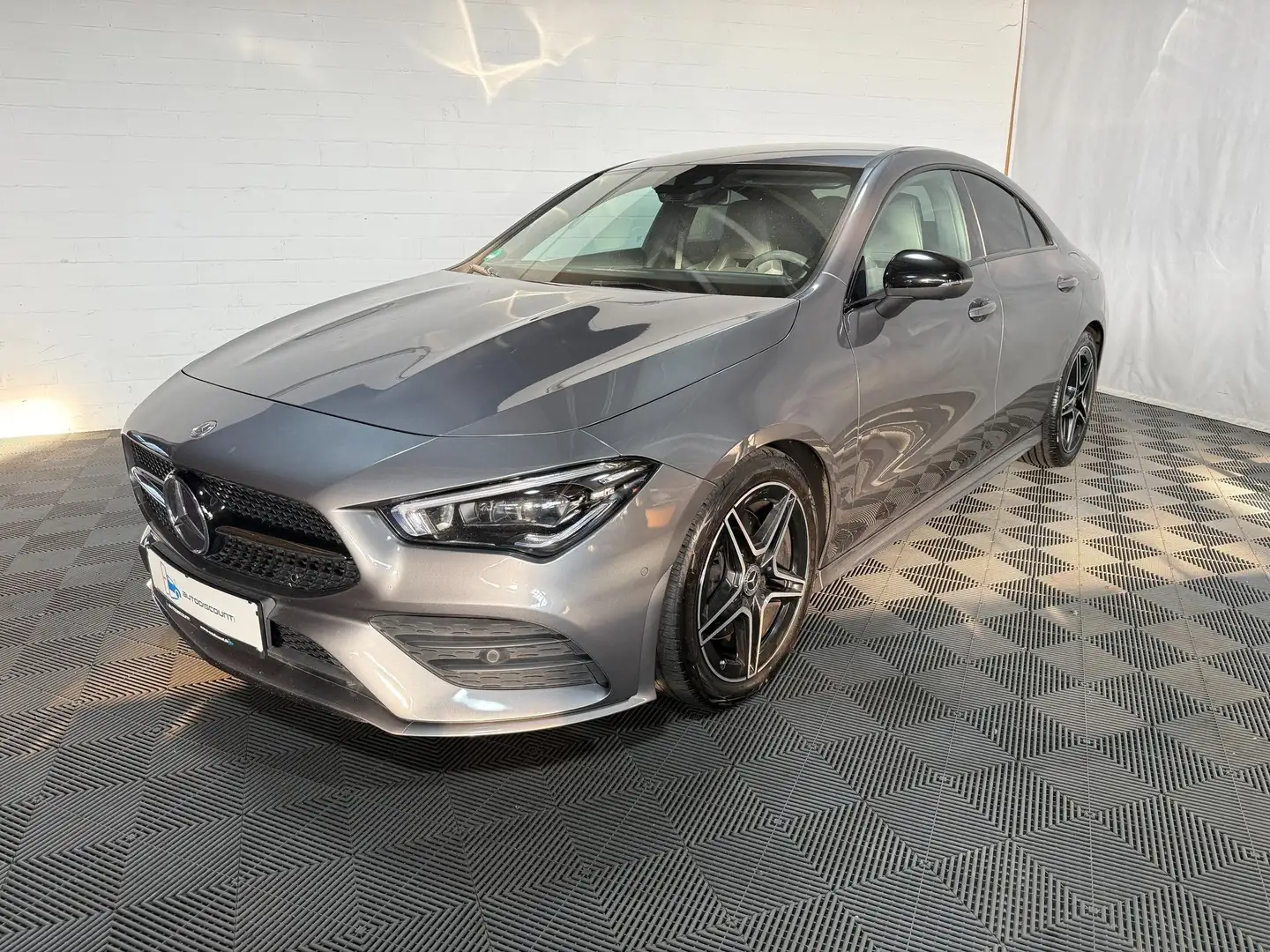 Mercedes-Benz CLA 220 220d AMG Line Night Burmester Kamera LED SHZ 14... Grau - 1