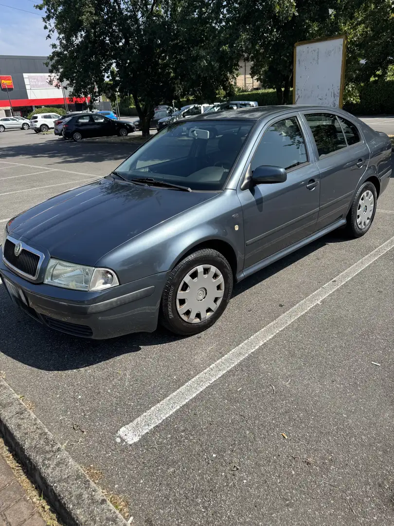 Skoda Octavia 1.6 Ambiente Grigio - 1