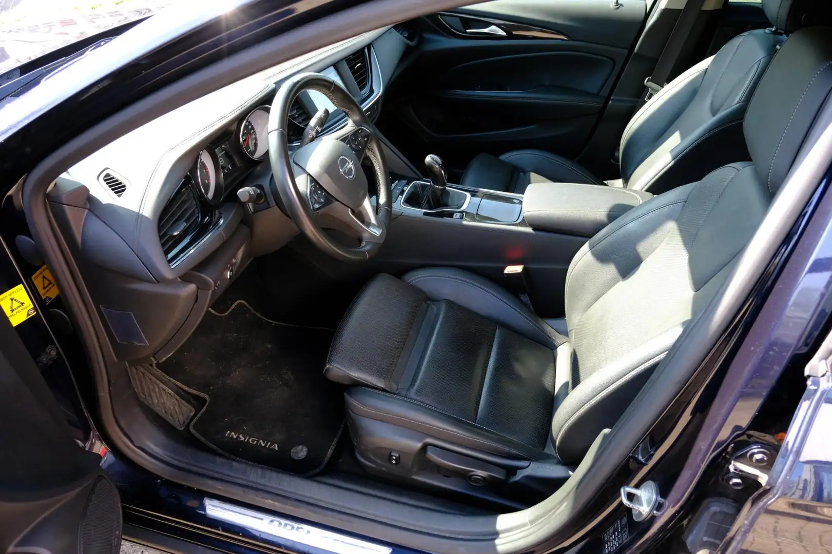 Opel Insignia Grand Sport 1.5 Turbo 165pk Business Executive Nav Синій - 2