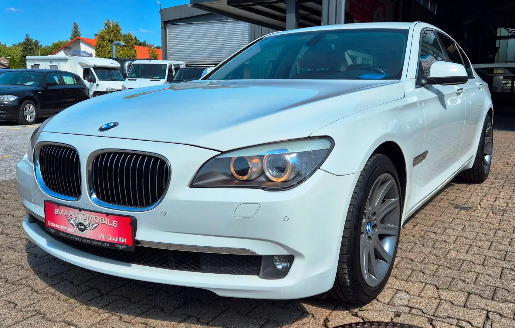 BMW 740 d NAVI LEDER PDC AHK 8xBEREIFT Blanc - 1