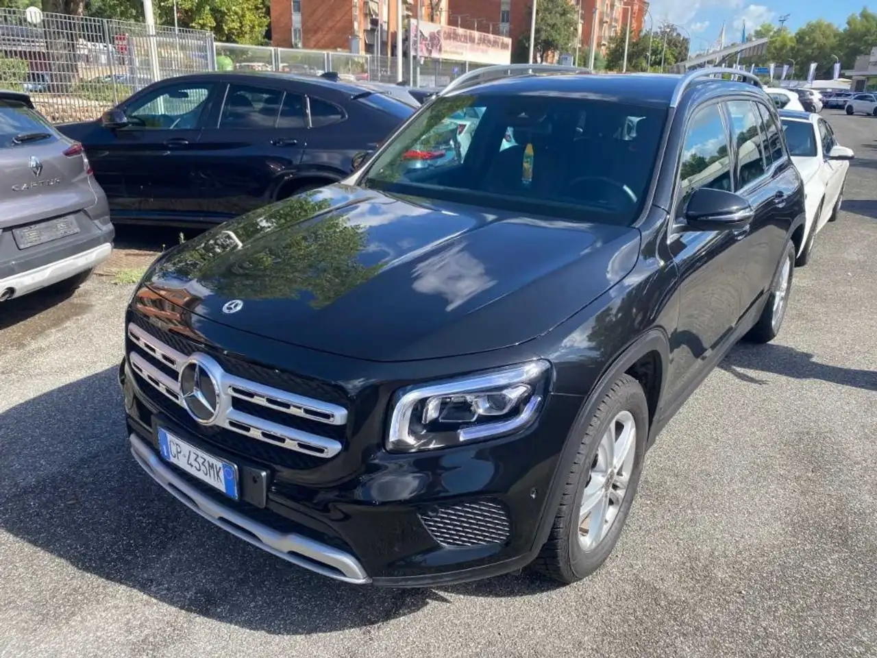 Mercedes-Benz GLB 220