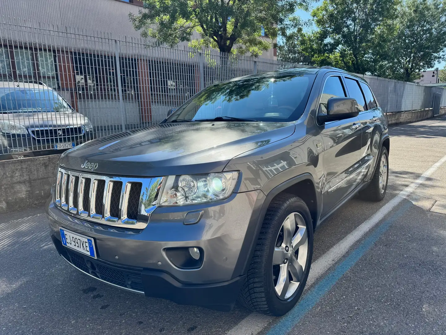 Jeep Grand Cherokee 3.0 CRD Overland AUTOM. 241CV FULL OPT. Szary - 1