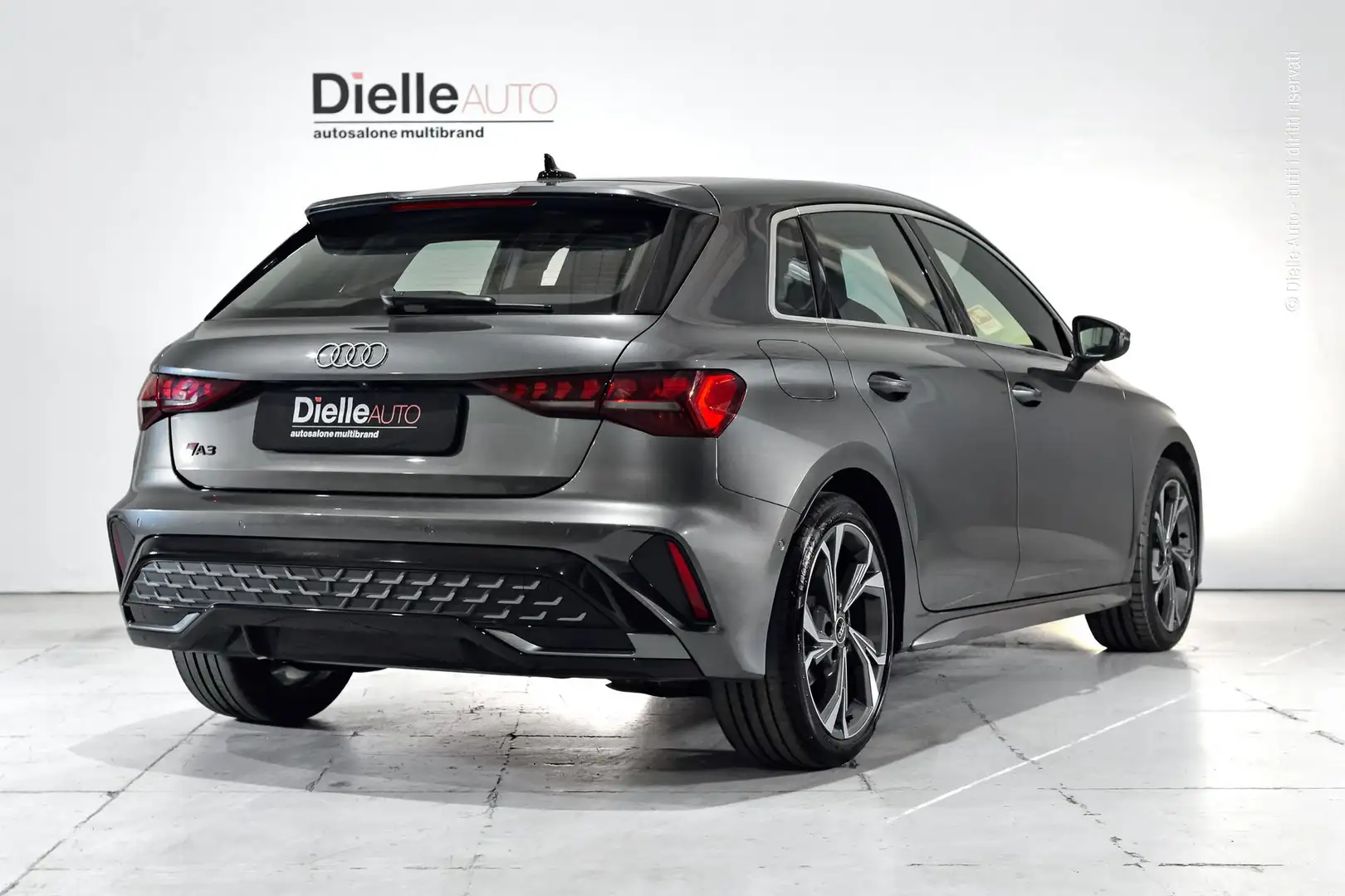 Audi A3 A3 SPB 35 TFSI S tronic S line 150CV Grau - 2