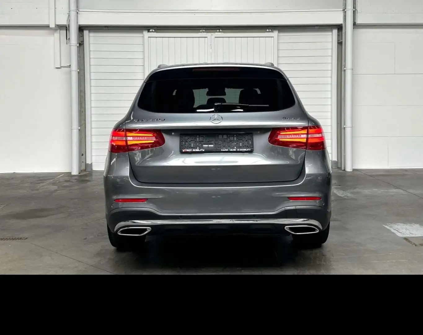 Mercedes-Benz GLC 220 d 4Matic 9G-TRONIC AMG Line //360camera// Grijs - 2