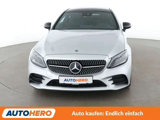 Mercedes-Benz 300 view 9