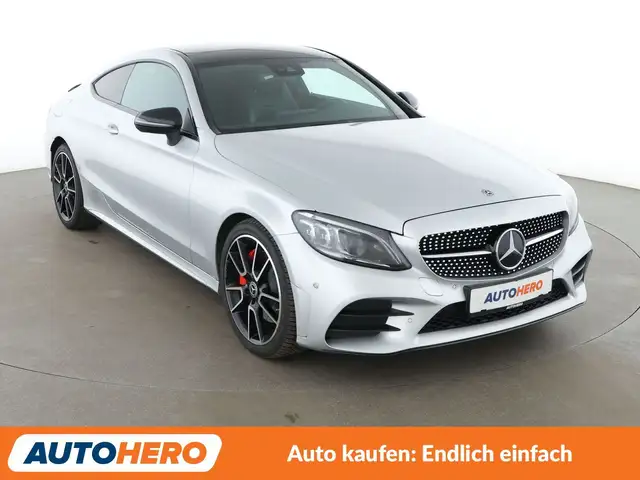 Mercedes-Benz 300 view 8