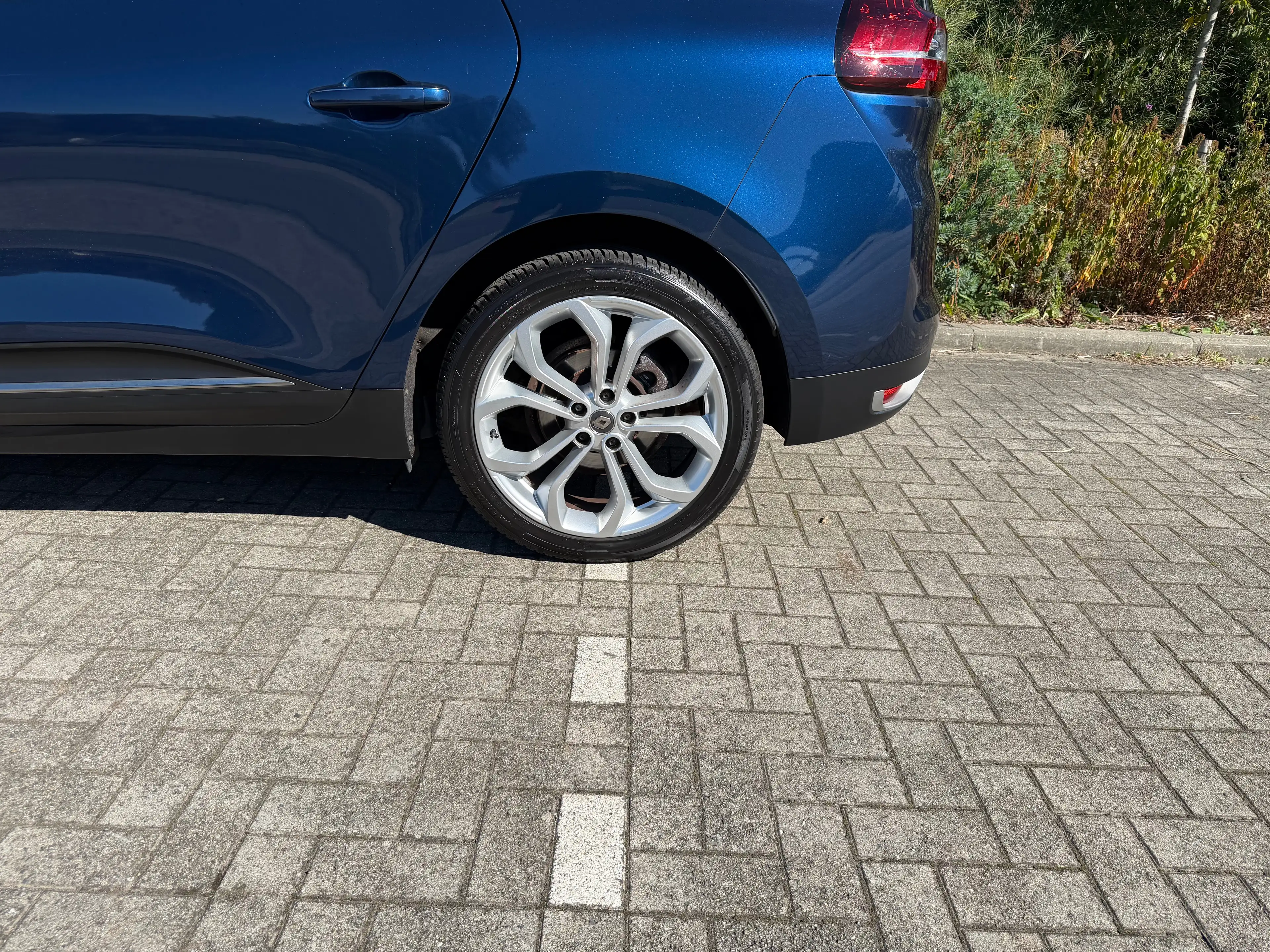Renault Grand Scenic Grand Scénic 1.33 TCe Corporate Edit.GPF Navi,Camera,Airco,Cruise,PDC — photo 9