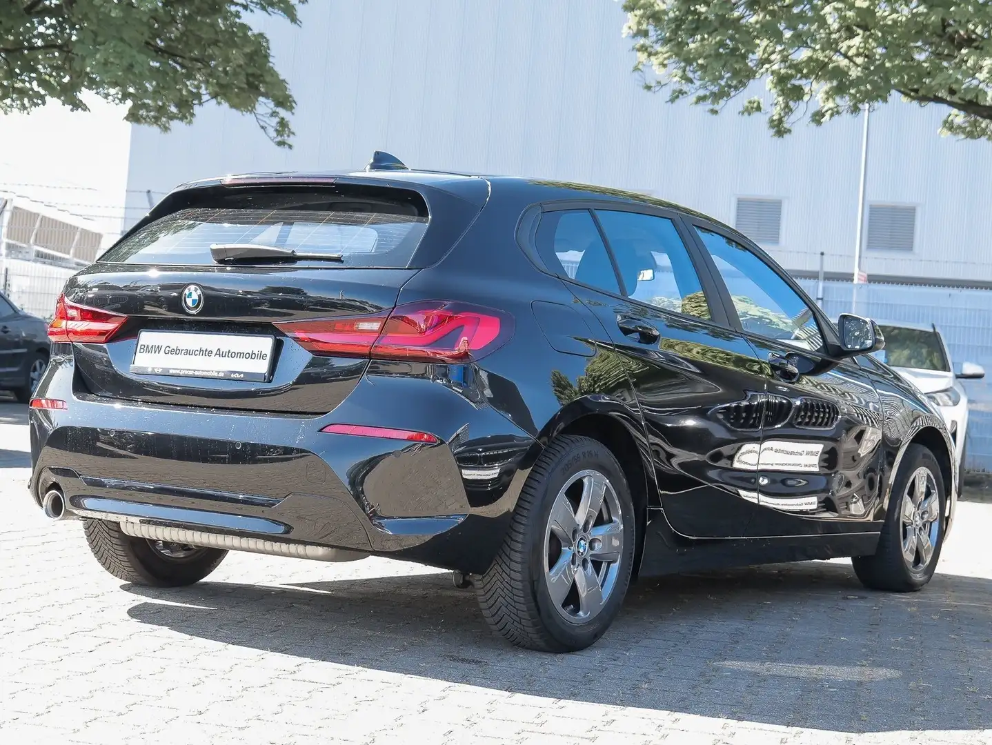 BMW 118 i A Advantage Navi+LED+PDC+LHZ+SHZ+DAB Schwarz - 2