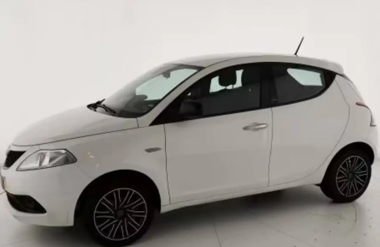 Lancia Ypsilon 2021 — фото 6