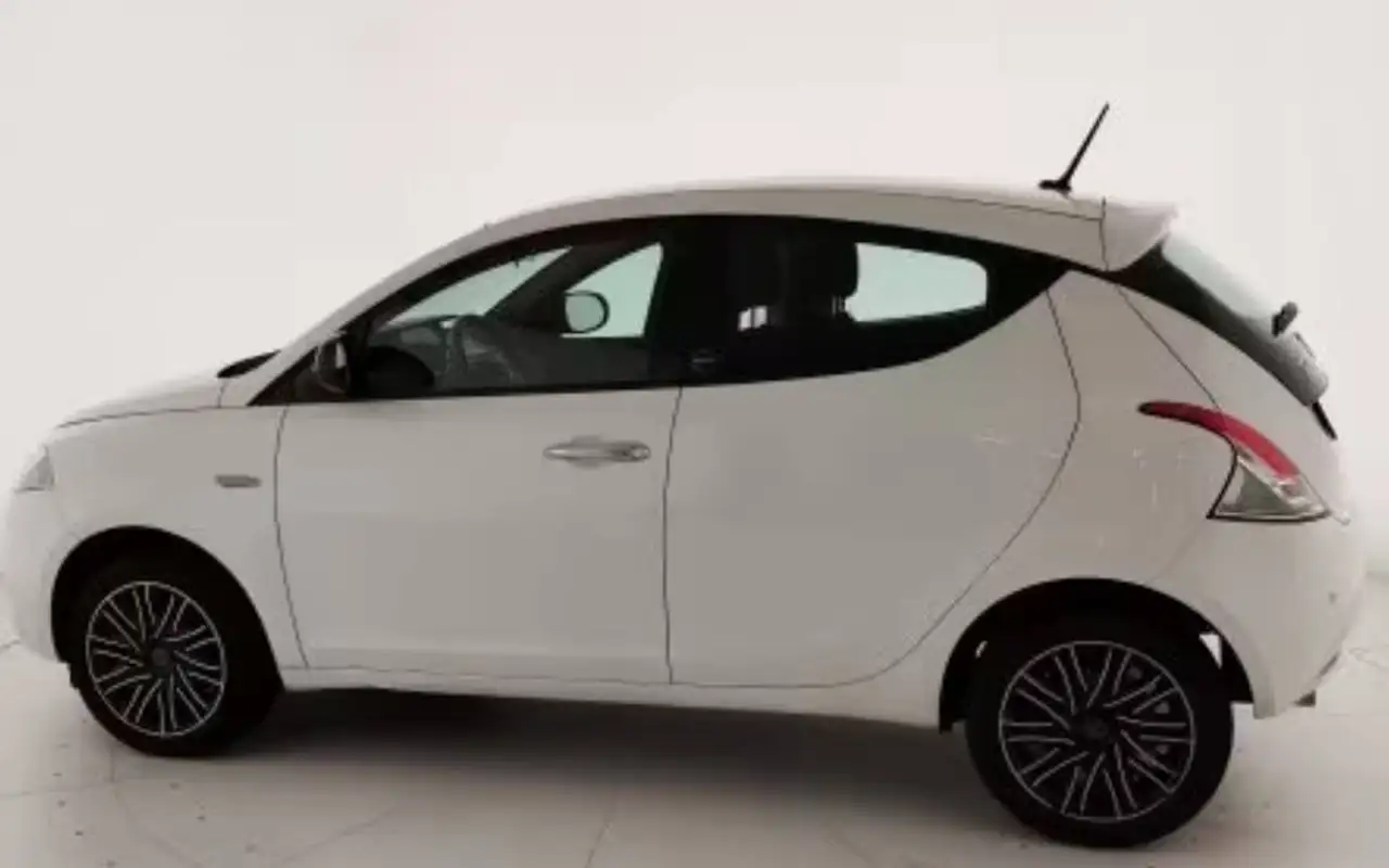 Lancia Ypsilon 2021 — фото 7