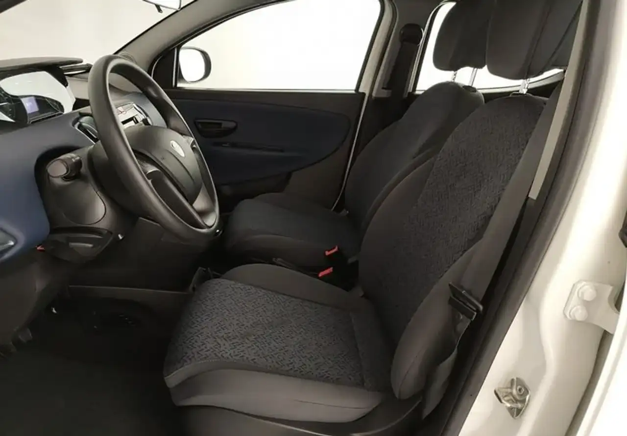 Lancia Ypsilon Ypsilon III 2021 1.0 firefly hybrid Silver s 10