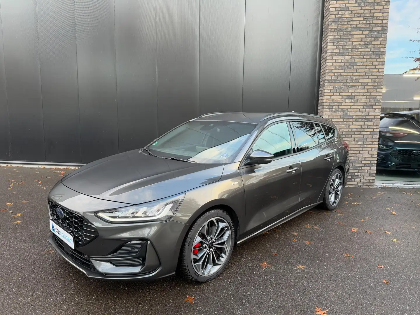 Ford Focus Wagon 1.0 Eco 155pk AUT. Hybrid ST Line X Navi, Tr Grijs - 1