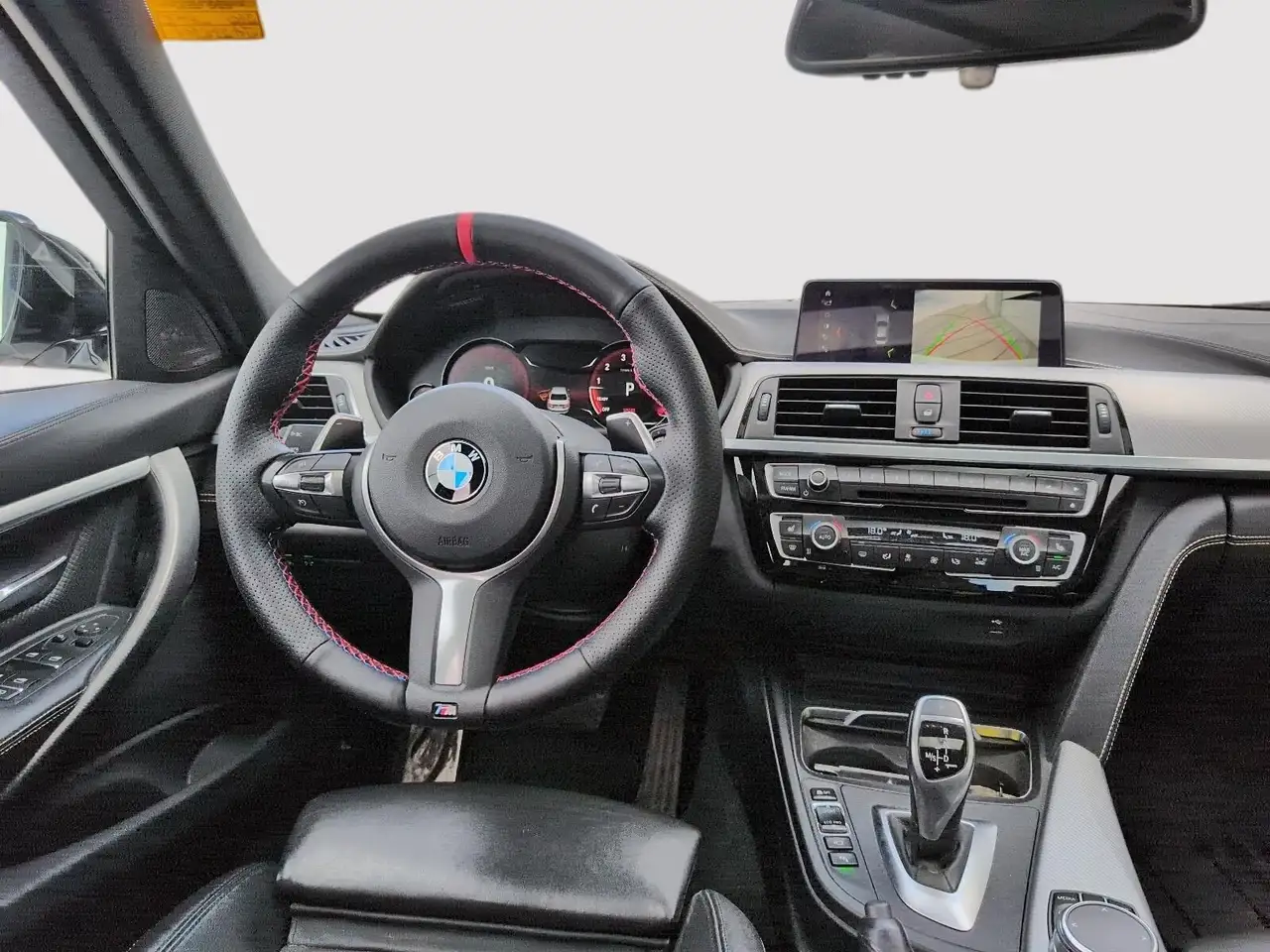 BMW 3 Series снимка BMW 3 Series