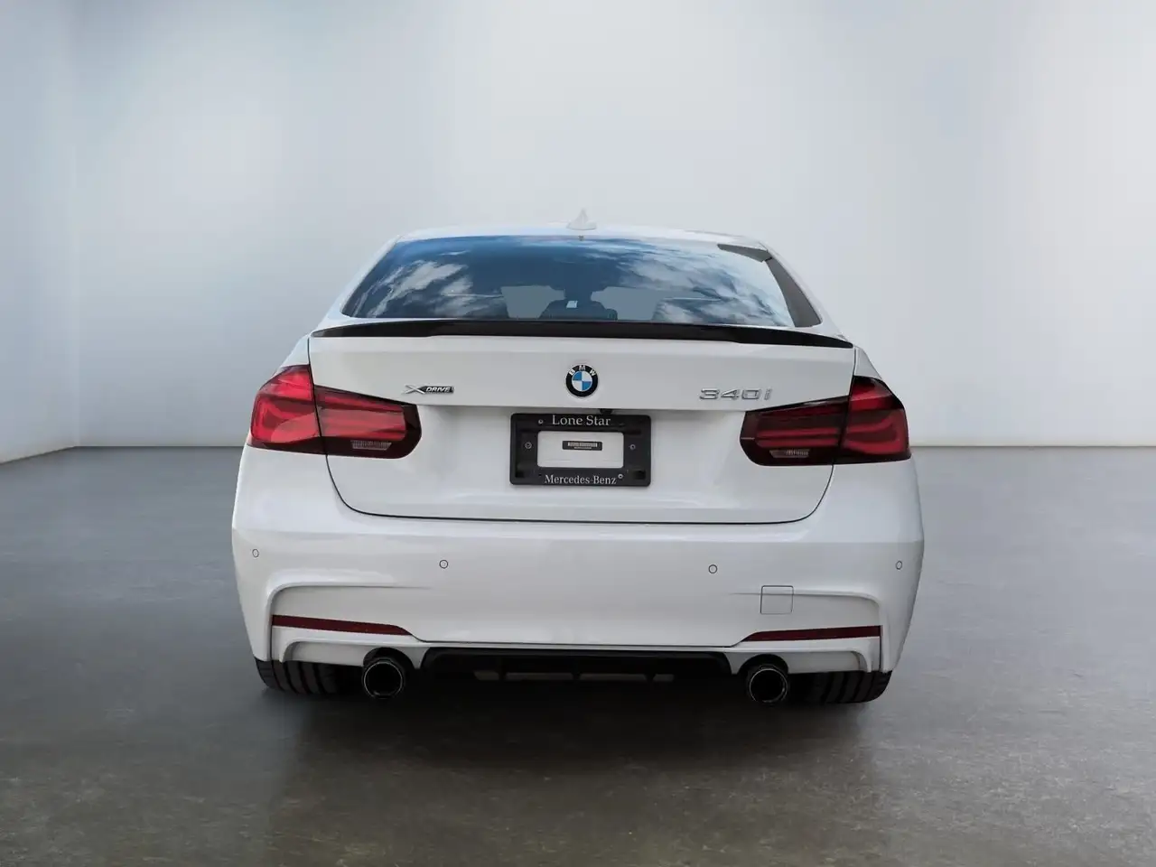 BMW 3 Series снимка BMW 3 Series