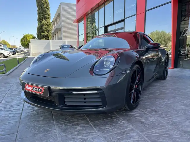 Porsche 911 view 11