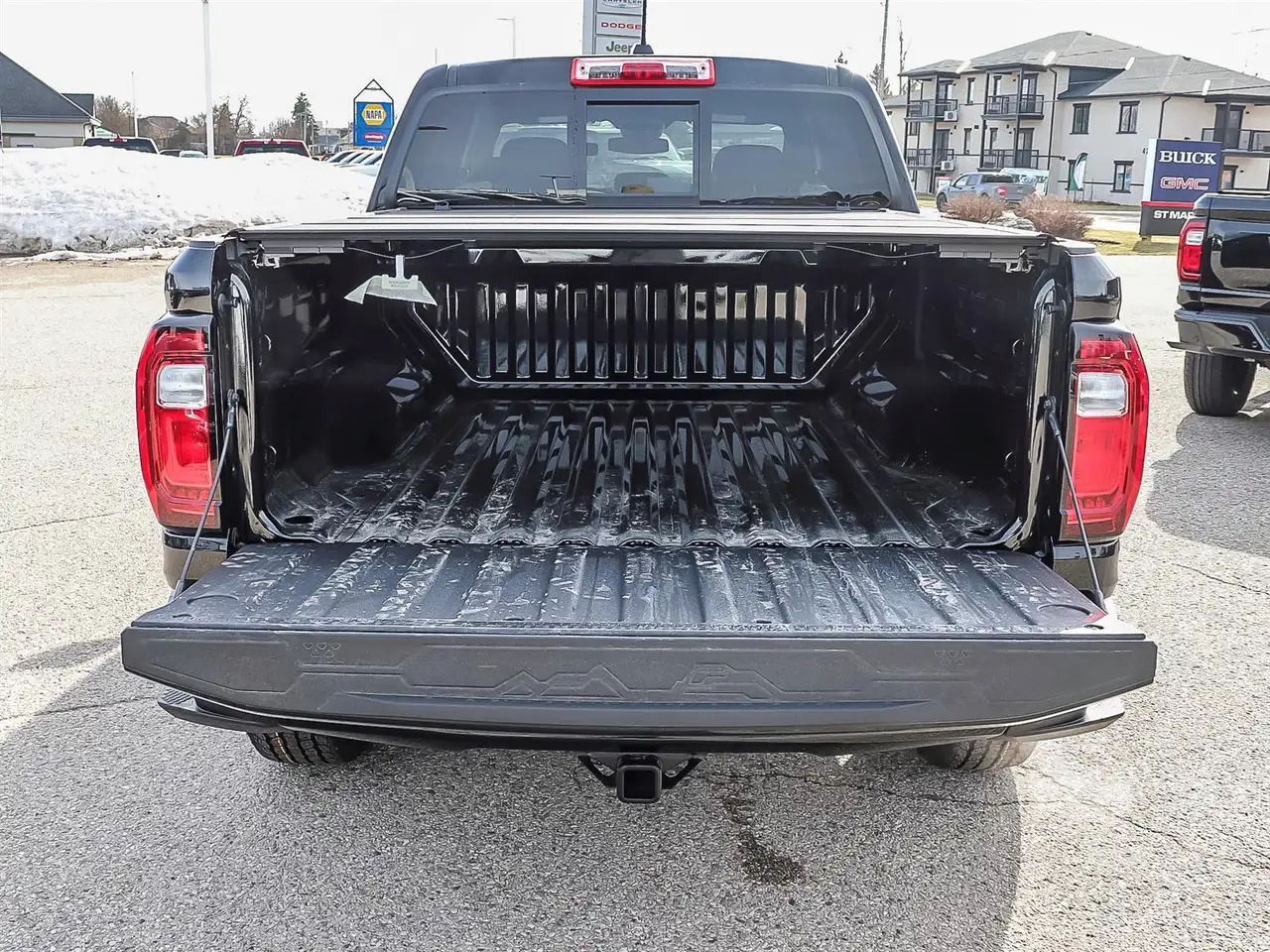 GMC Canyon photo GMC Canyon
