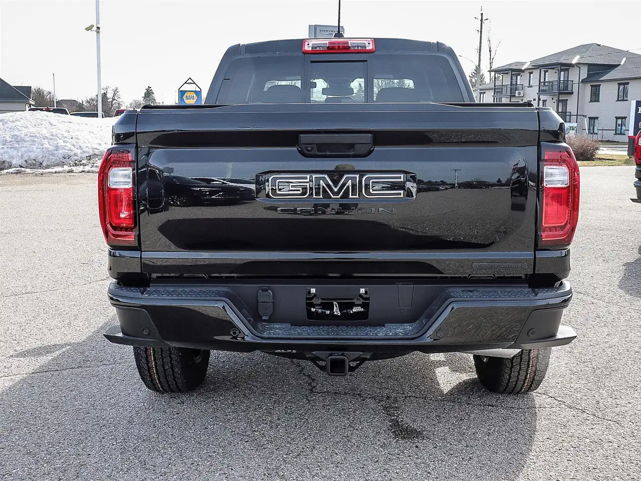 GMC Canyon photo GMC Canyon