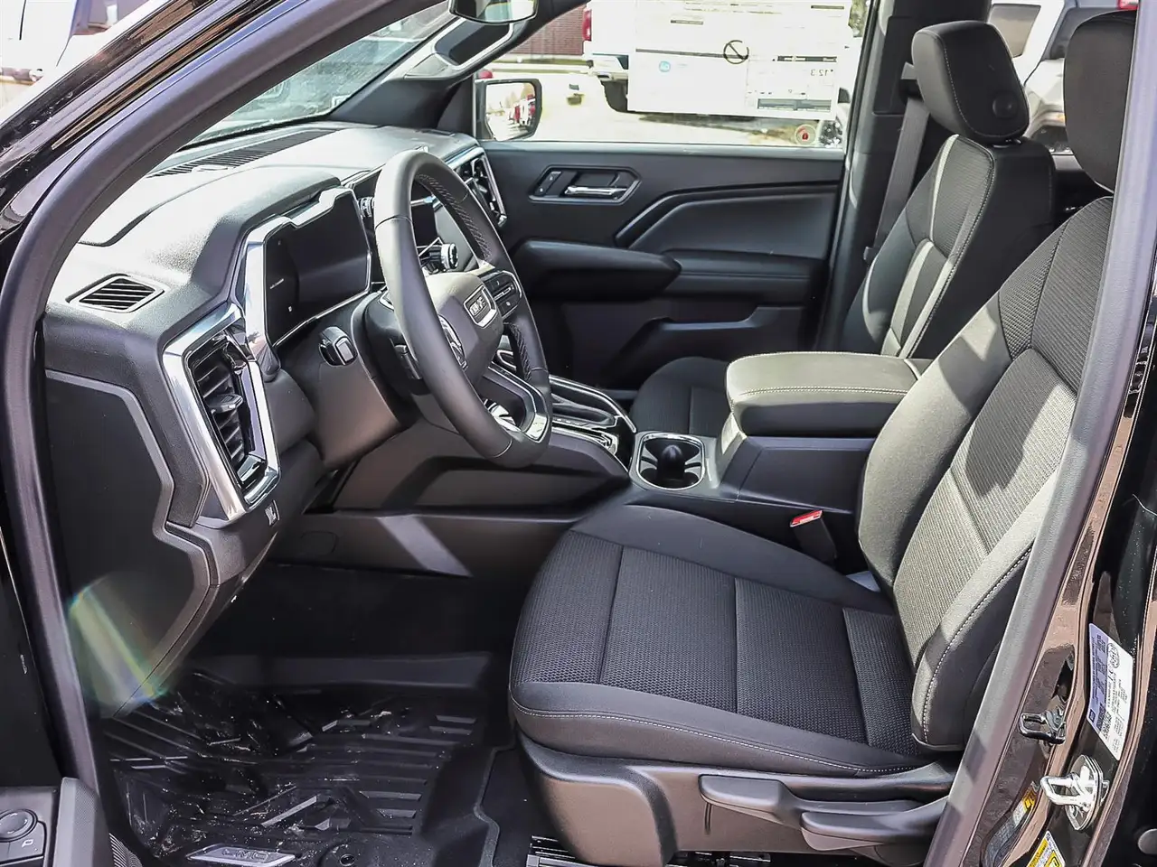 GMC Canyon photo GMC Canyon