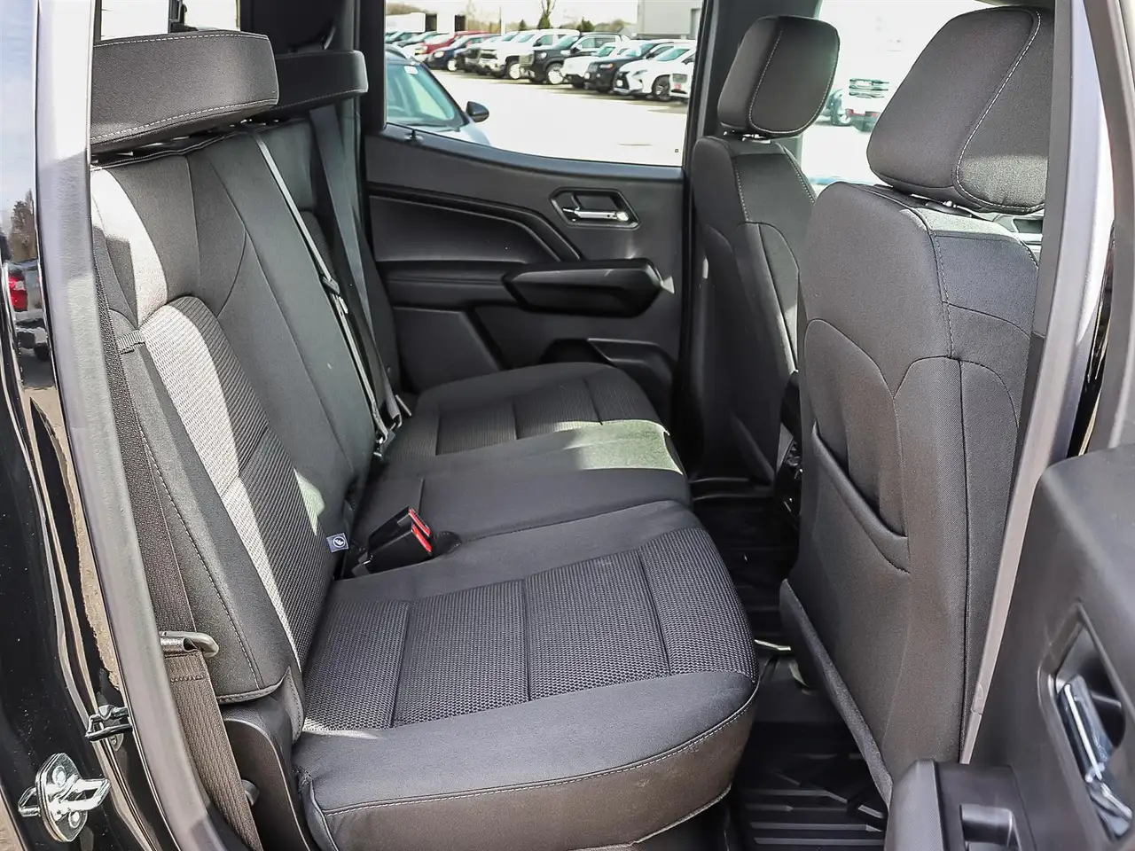 GMC Canyon photo GMC Canyon