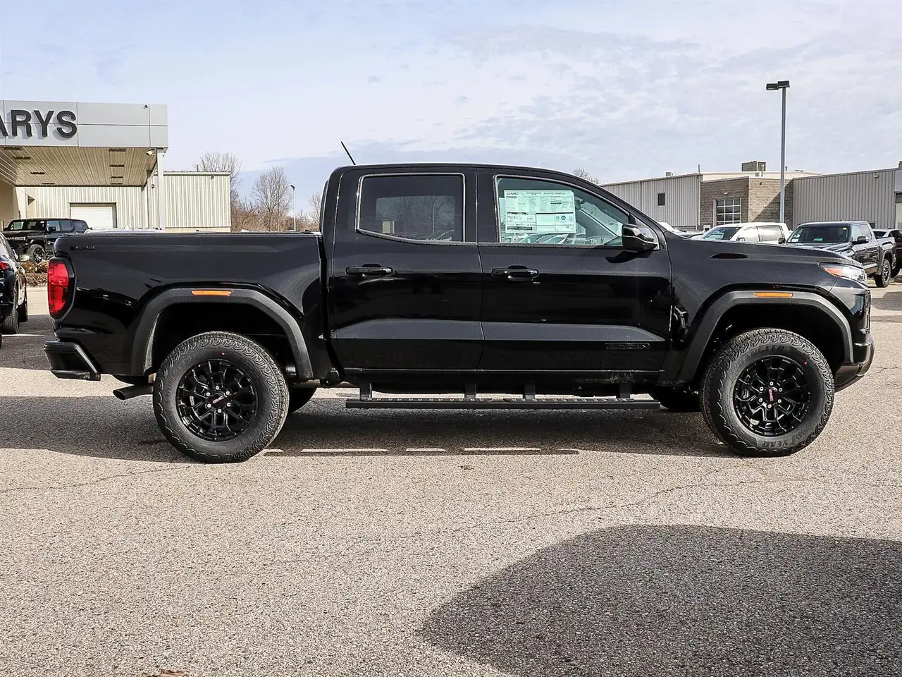 GMC Canyon photo GMC Canyon