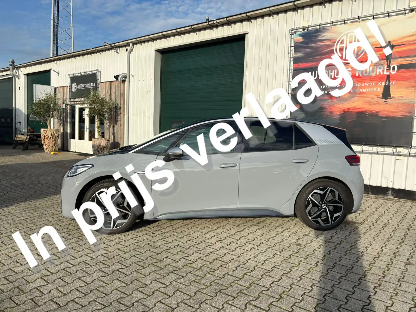 Volkswagen ID.3 First Plus 58 kWh Dealeronderhouden   velgen trekh Grijs - 1