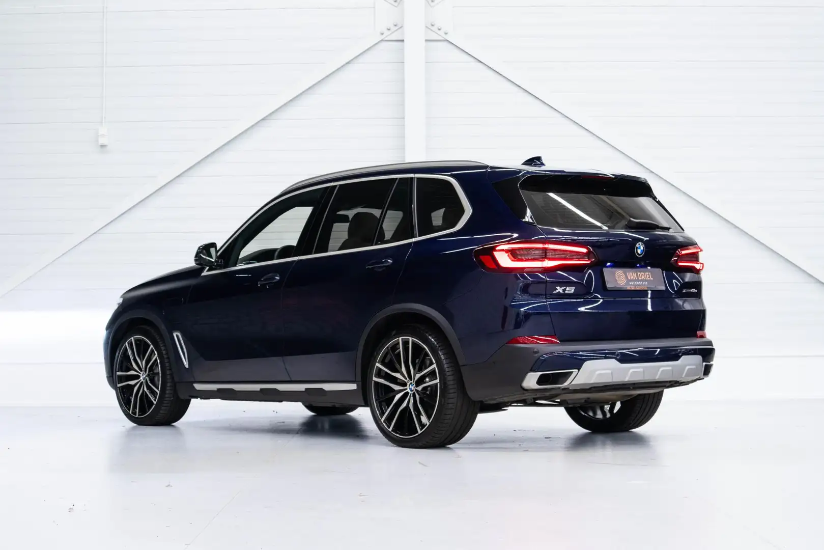 BMW X5 xDrive45e High Executive | X-Line | Panoramadak | Blauw - 2