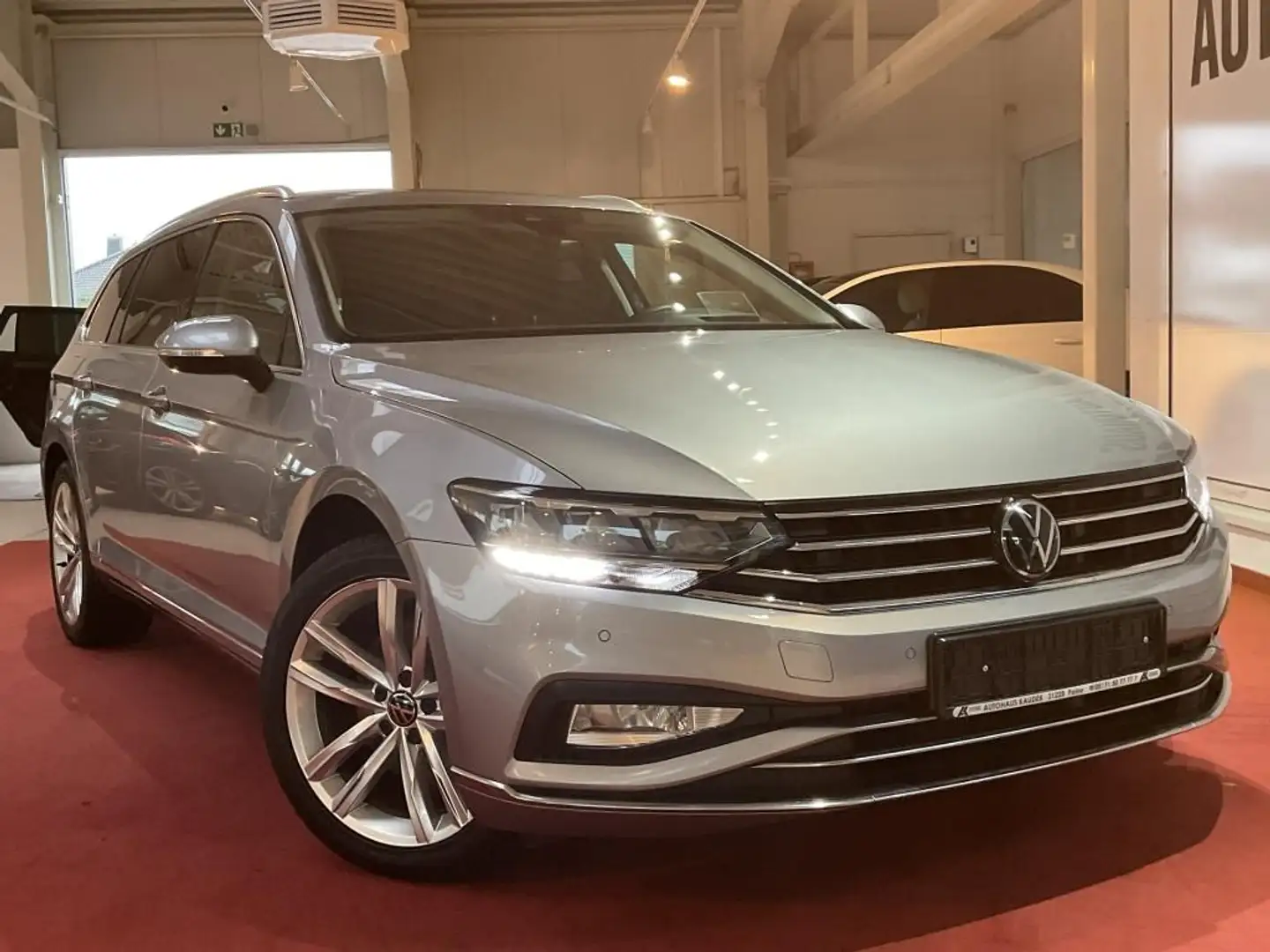 Volkswagen Passat Variant 1.5 TSI DSG Elegance*Virtual*LED* Argent - 2