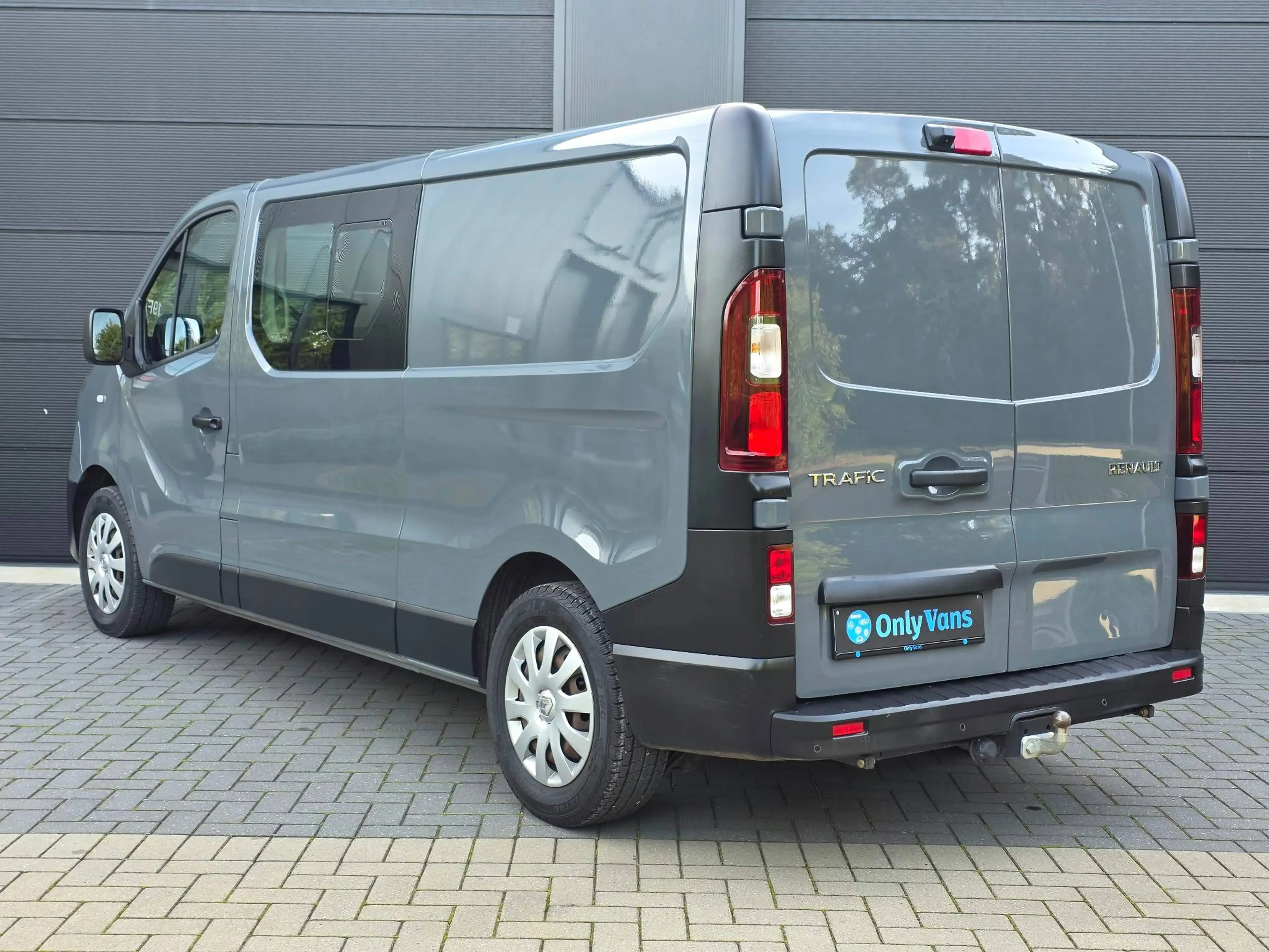 Renault Trafic 2.0d / L2 / Dubbel cabine / Camera / Trekhaak — photo 5