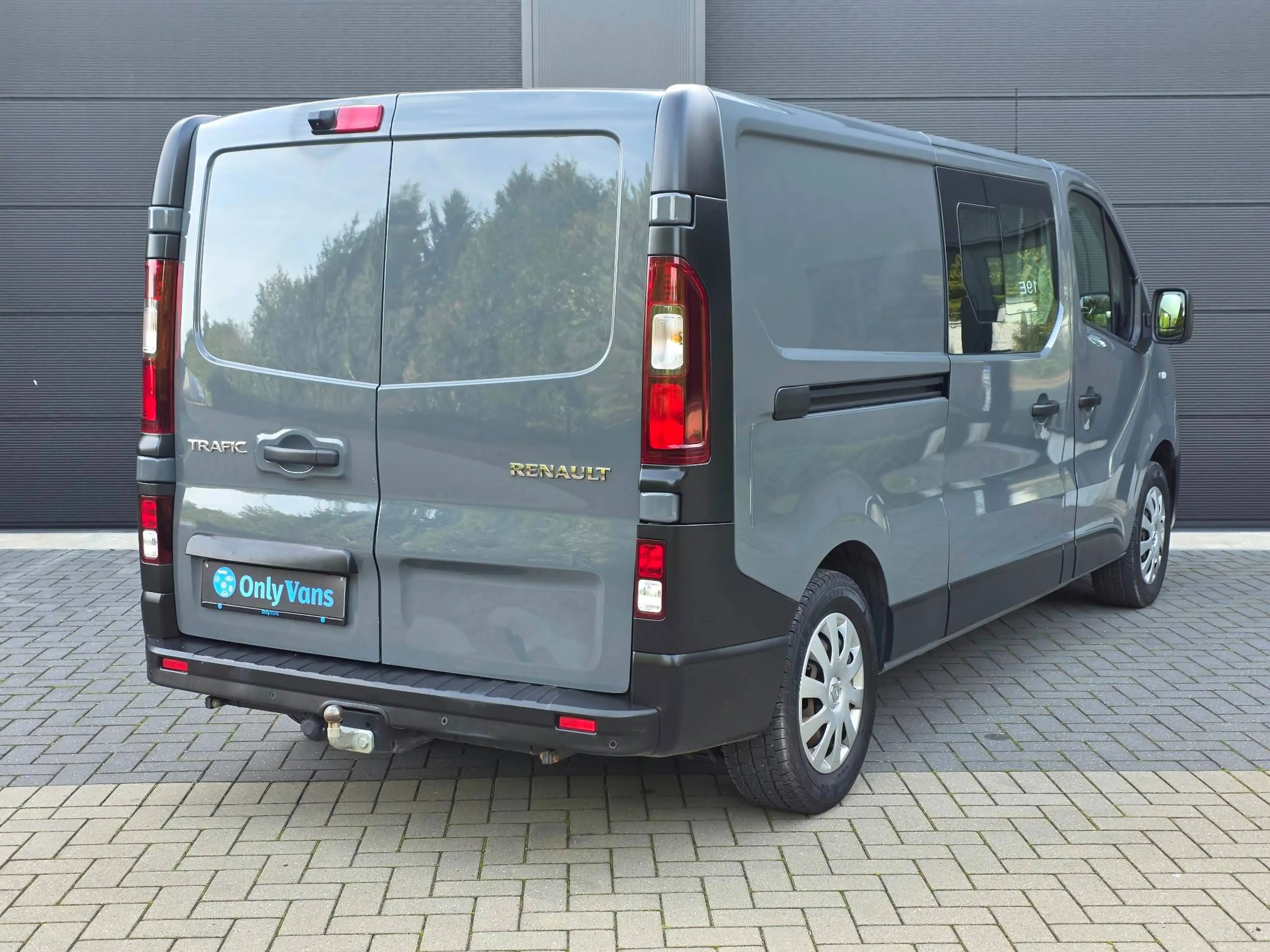 Renault Trafic 2.0d / L2 / Dubbel cabine / Camera / Trekhaak — photo 6