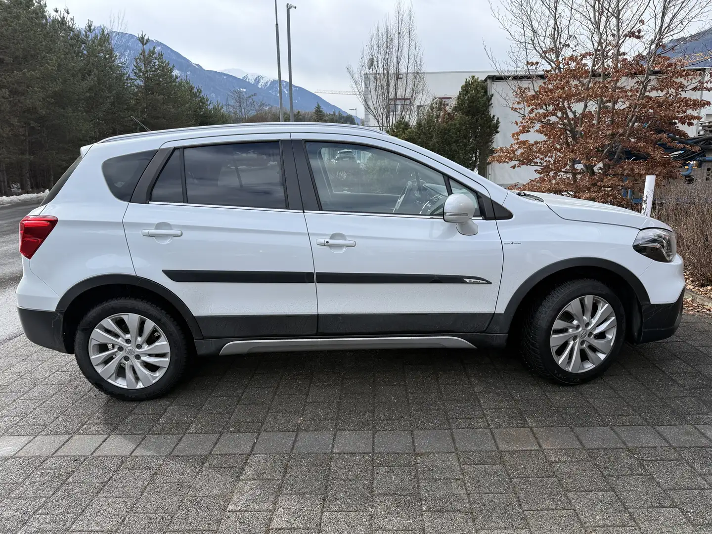 Suzuki SX4 S-Cross SX4 S-Cross 1,0 DITC 4WD shine shine Weiß - 2
