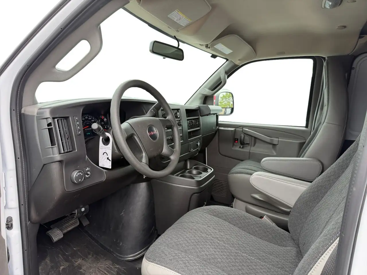 GMC Savana fotografie GMC Savana