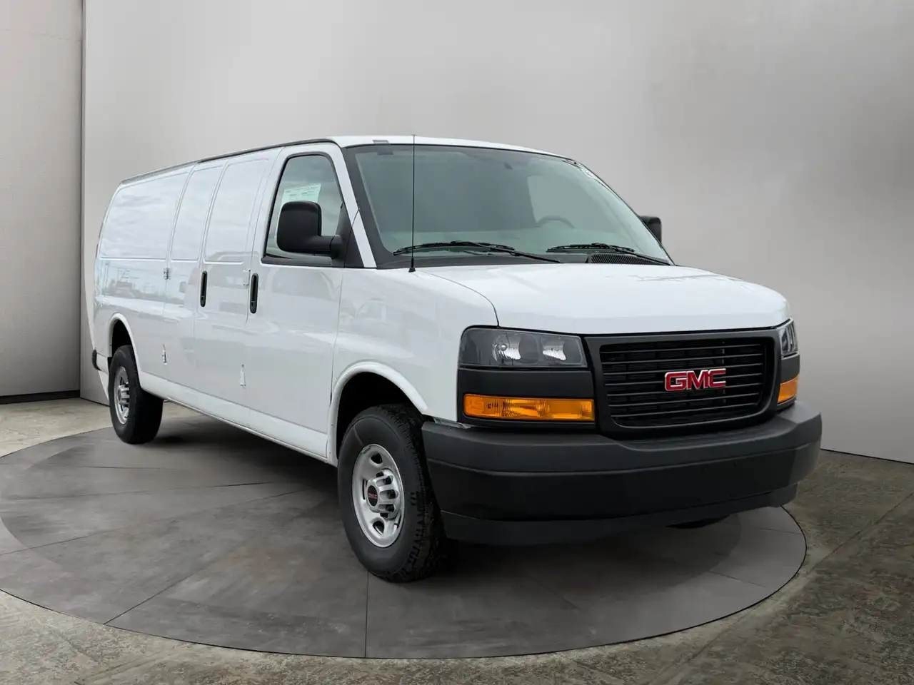 GMC Savana fotografie GMC Savana