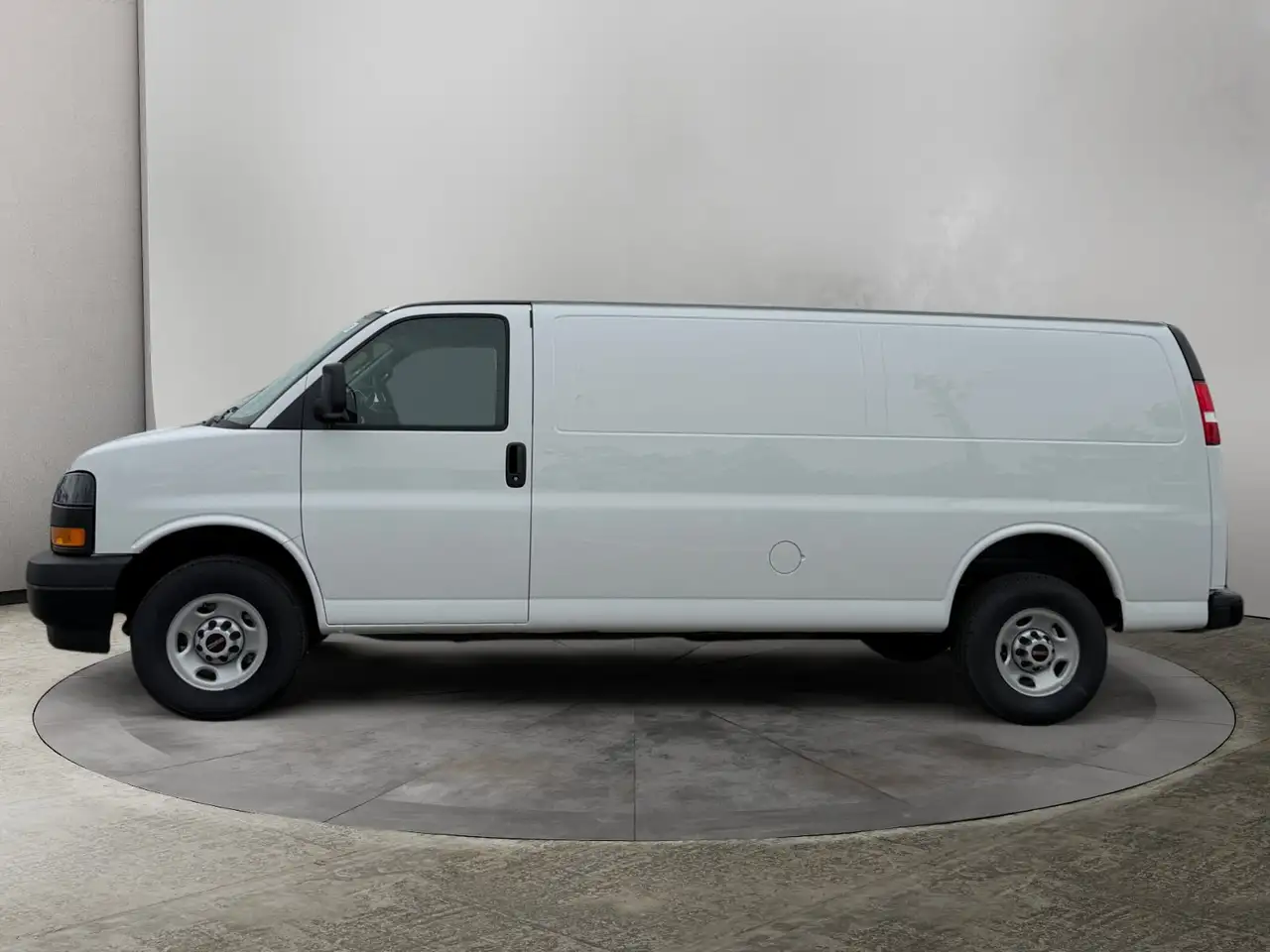 GMC Savana fotografie GMC Savana