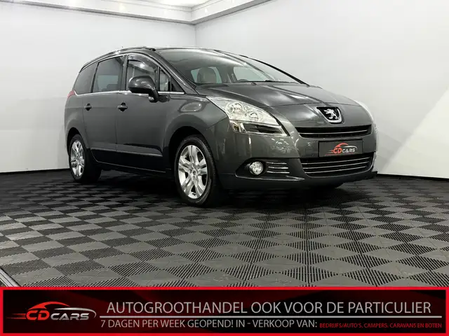Peugeot 5008 1.6 THP Blue Lease Executive 7p. Panoramadak, Lede