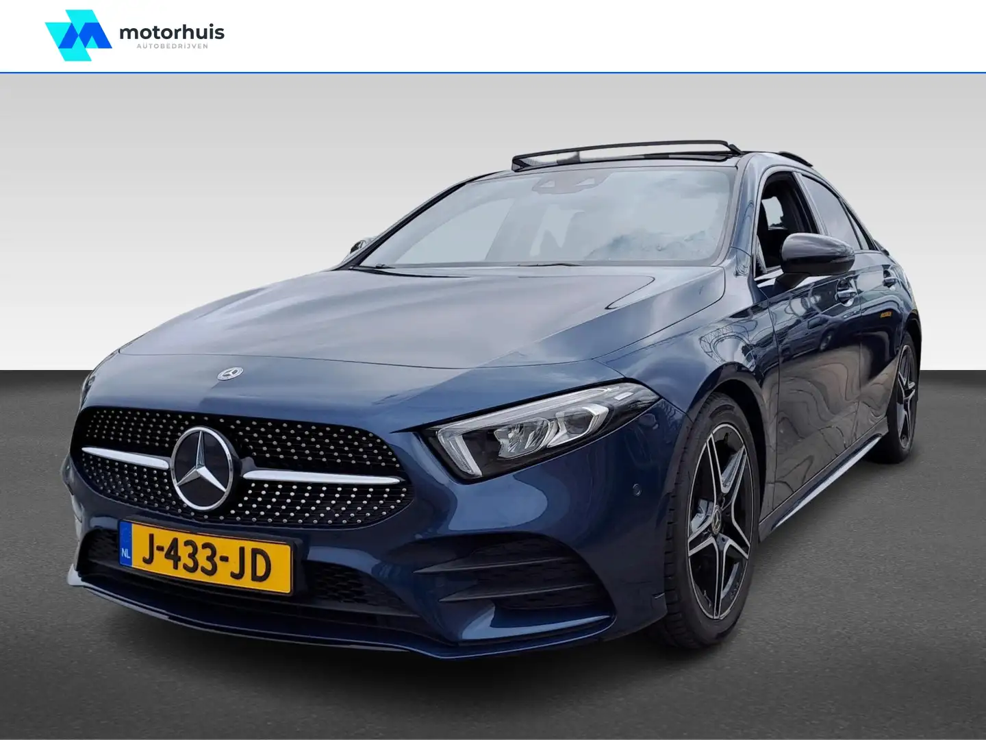 Mercedes-Benz A 180 Limousine A 136pk Automaat Business Solution AMG Blauw - 1