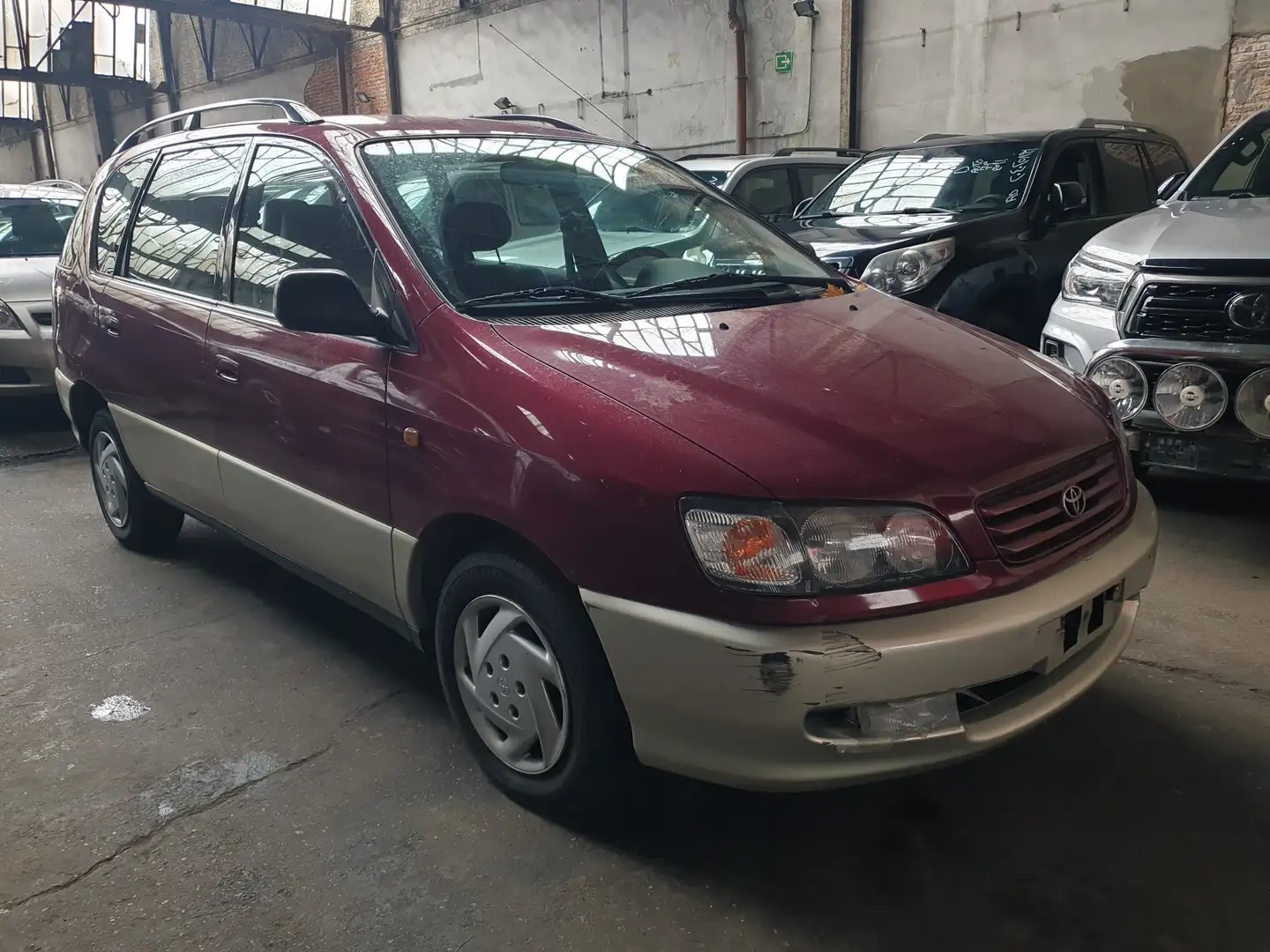 Toyota Picnic 2.0i 16v GL Pack Rojo - 2